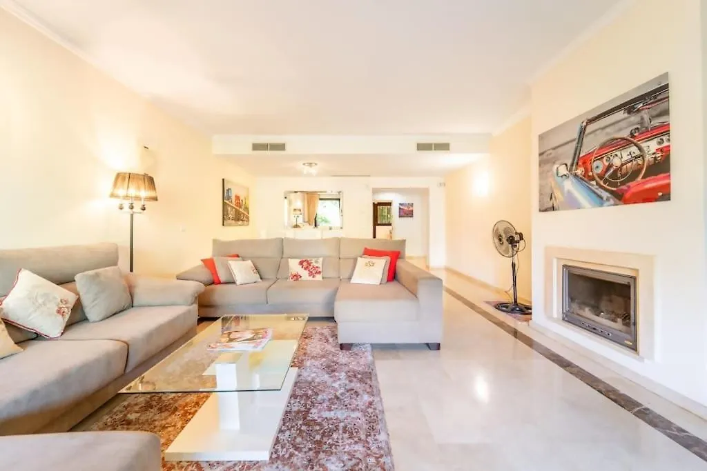 Elegant 3Bedroom Apartment In La Quinta Marbella Málaga 0*,  Spanje