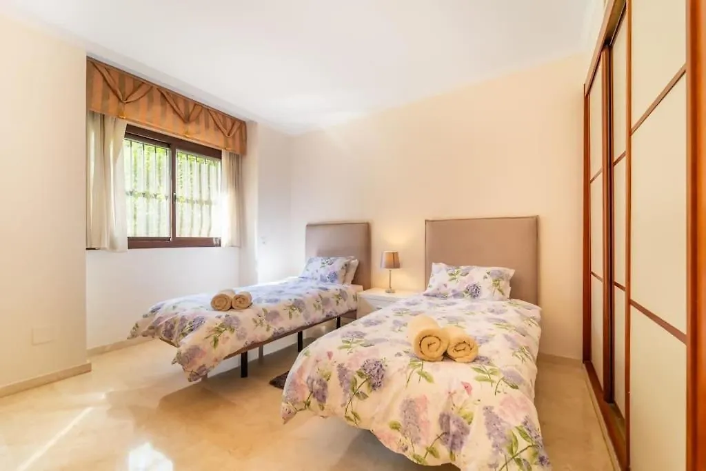 Elegant 3Bedroom Apartment In La Quinta Marbella Málaga