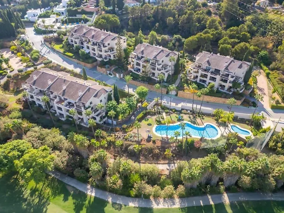 Elegant 3Bedroom Apartment In La Quinta Marbella Málaga